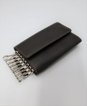 Llavero tipo cartera para ocho llaves de piel marrón